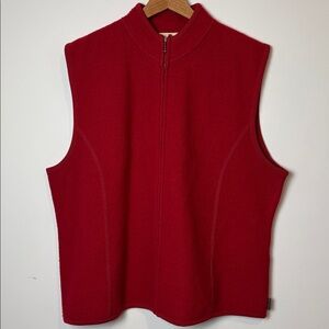 Woolrich wool ruby red vest zip front size XL light weight